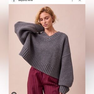 Beyond nine phoebe Heirloom Sweater Gray V-Neck Sweater Size 1